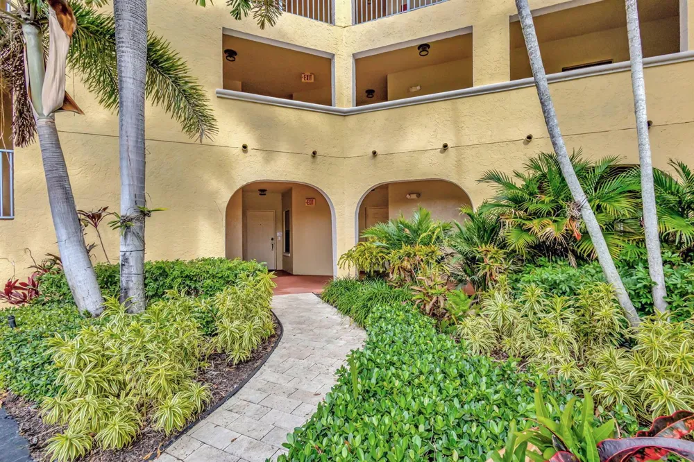 300 Uno Lago Drive #101 Juno Beach, FL 33408