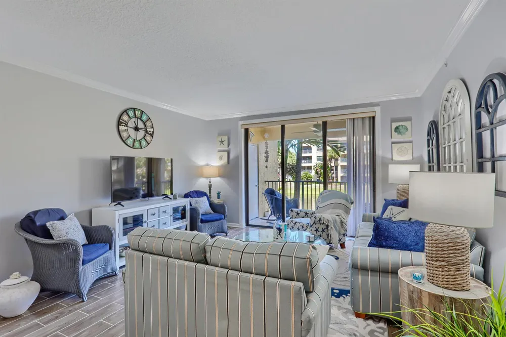 400 Uno Lago Drive #204 Juno Beach, FL 33408