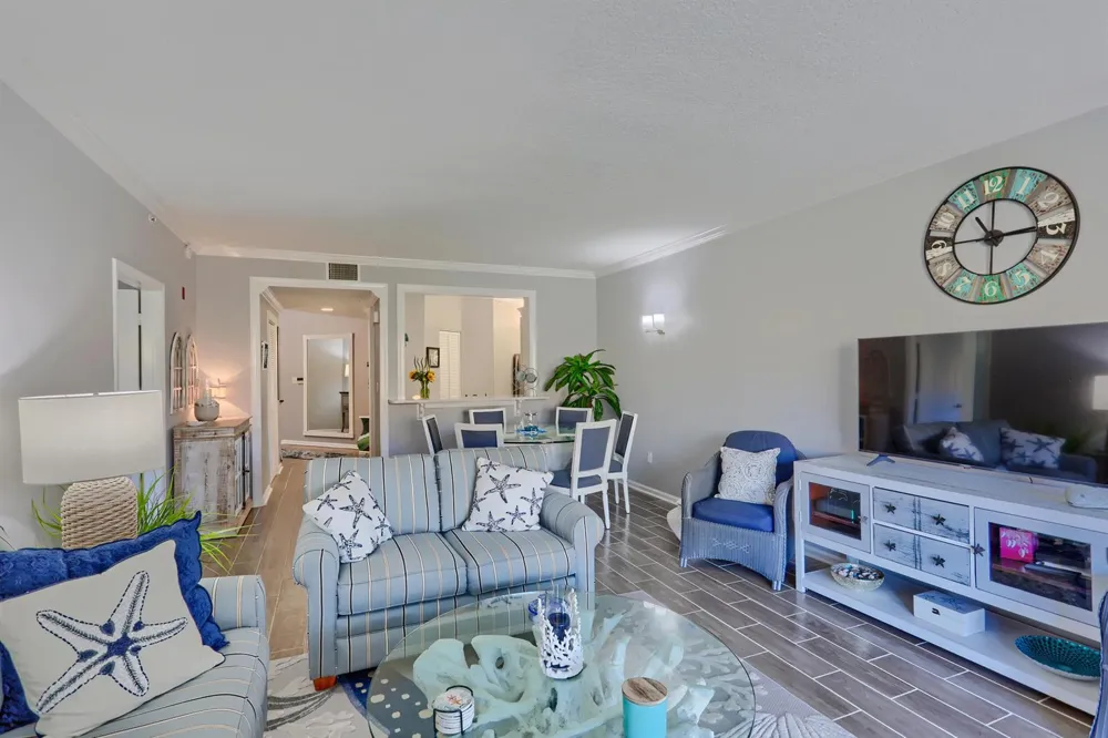 400 Uno Lago Drive #204 Juno Beach, FL 33408