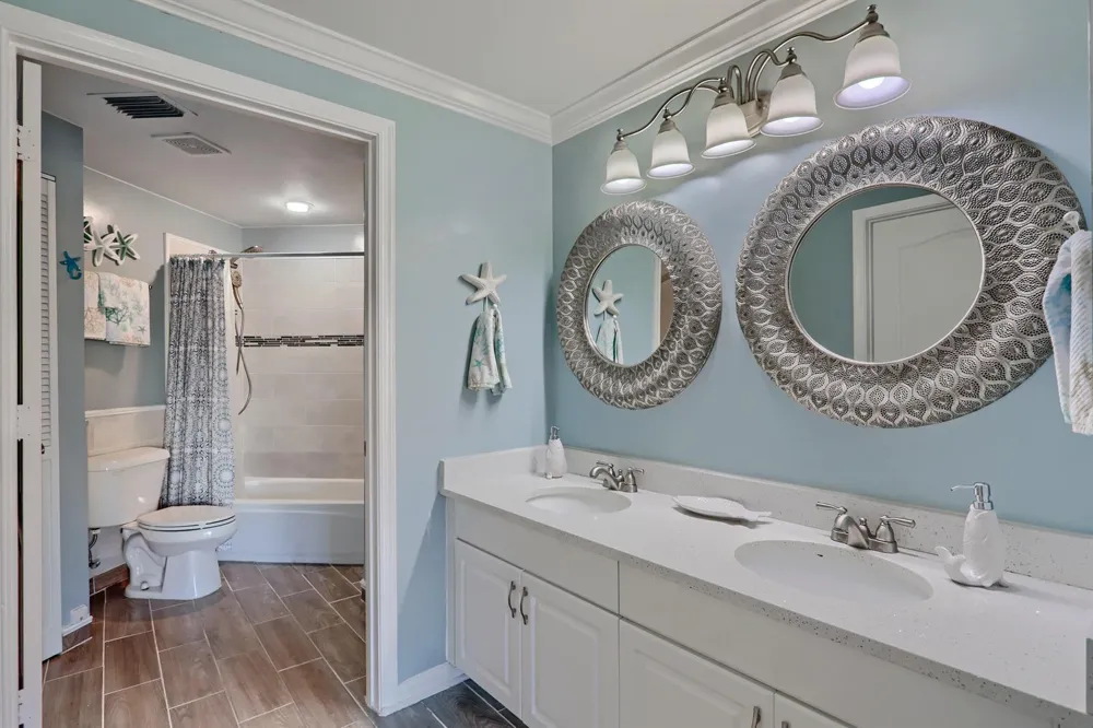 400 Uno Lago Drive #204 Juno Beach, FL 33408