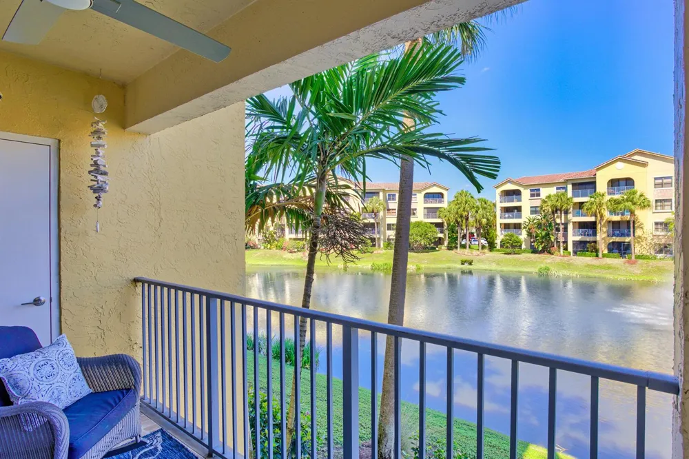400 Uno Lago Drive #204 Juno Beach, FL 33408