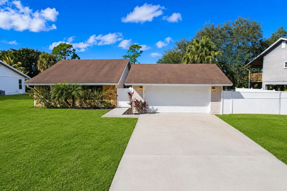 8074 SE River Lane Stuart, FL 34997