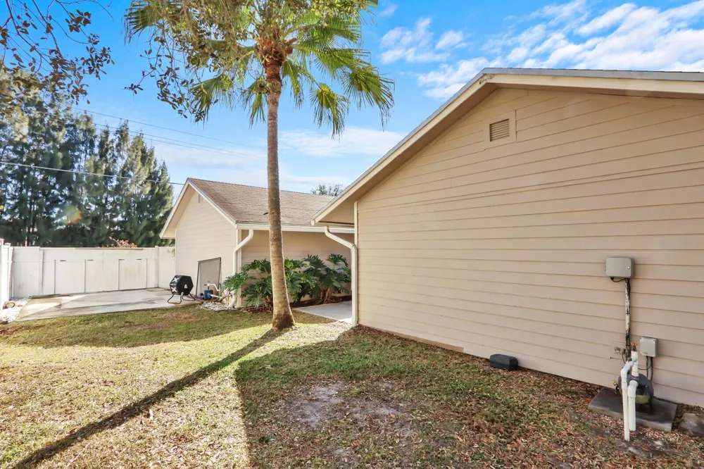 8074 SE River Lane Stuart, FL 34997