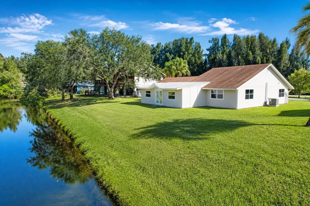 8074 SE River Lane Stuart, FL 34997