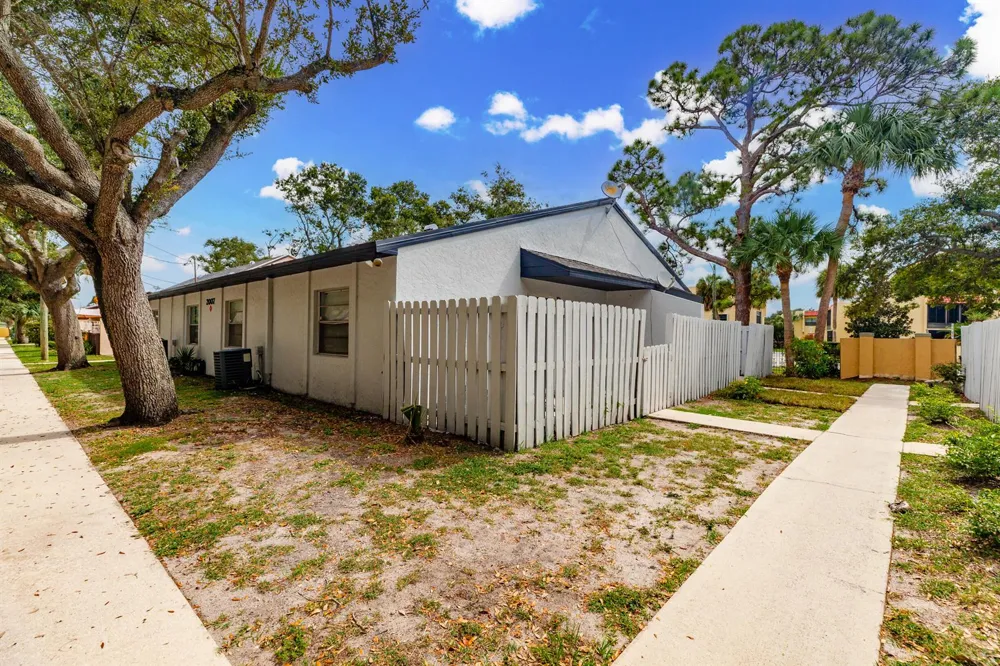 2007 Oleander Boulevard #Apt D Fort Pierce, FL 34950