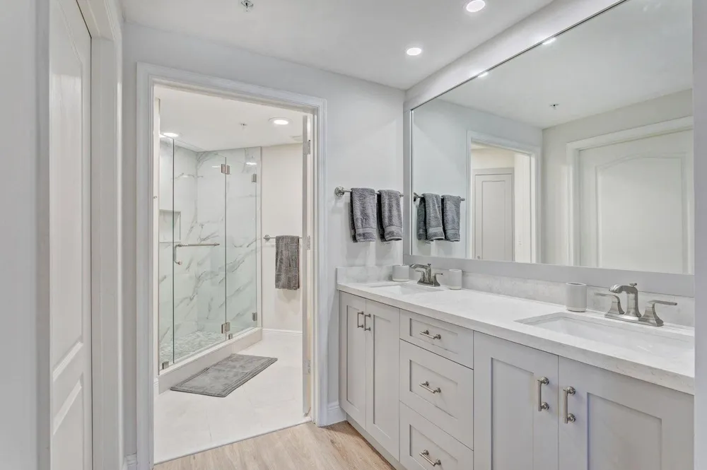 300 Uno Lago Drive #305 Juno Beach, FL 33408