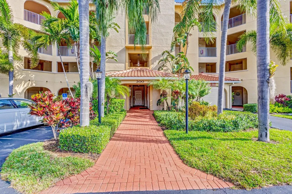 300 Uno Lago Drive #305 Juno Beach, FL 33408