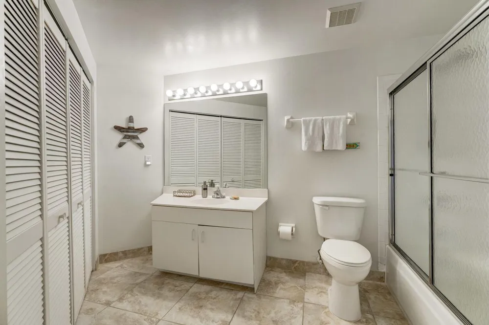 300 Uno Lago Drive #305 Juno Beach, FL 33408