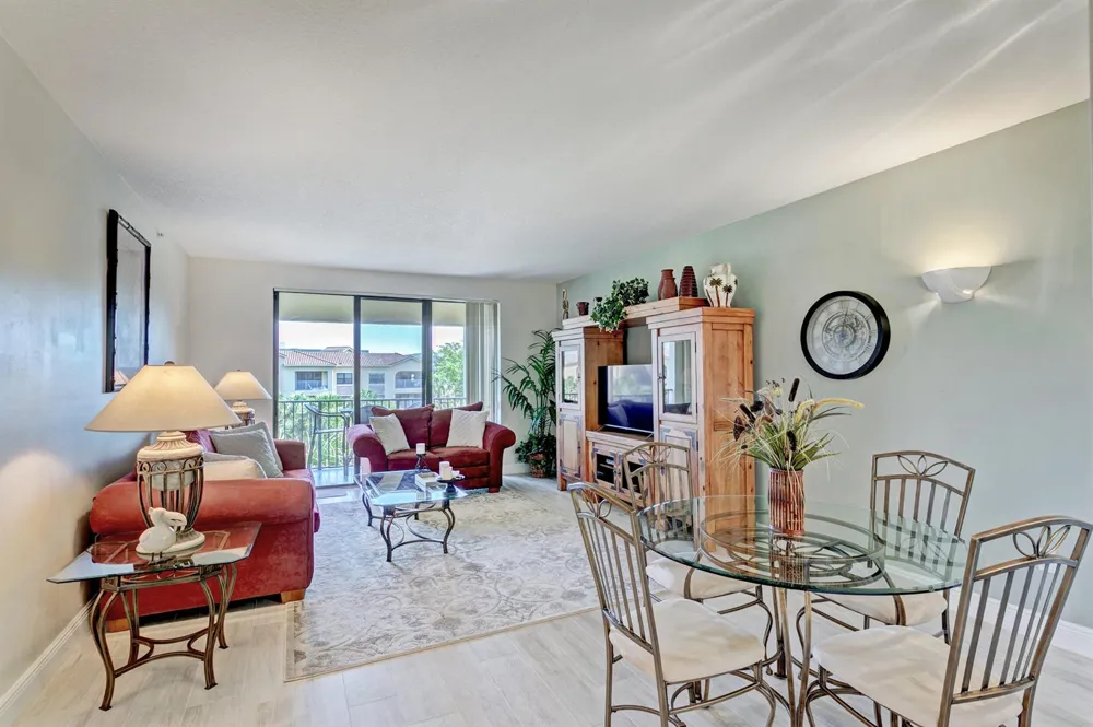 500 Uno Lago Drive #402 Juno Beach, FL 33408