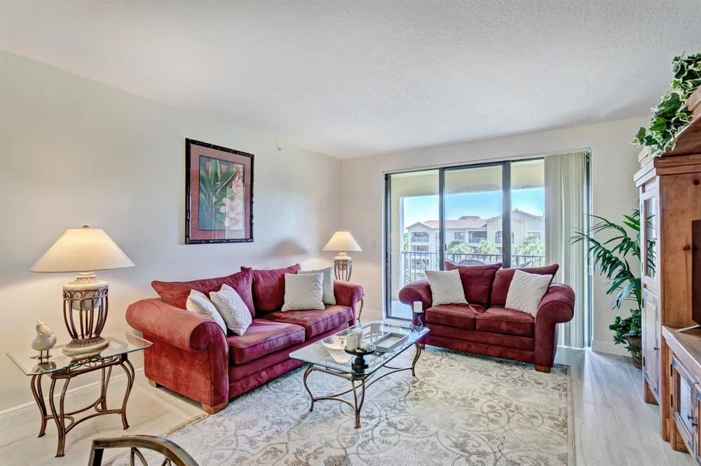 500 Uno Lago Drive #402 Juno Beach, FL 33408