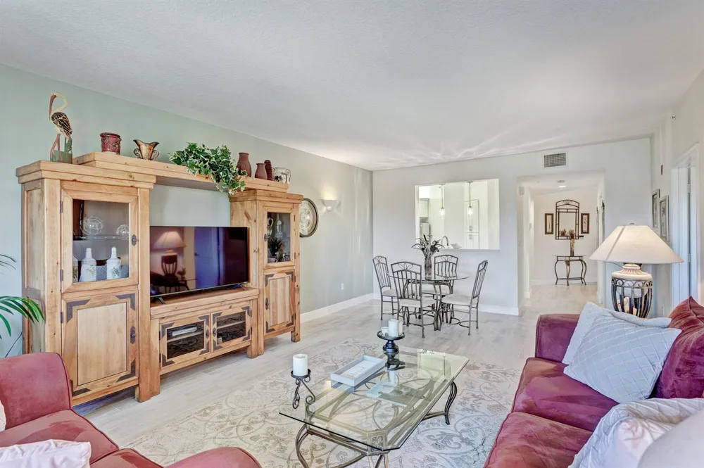 500 Uno Lago Drive #402 Juno Beach, FL 33408