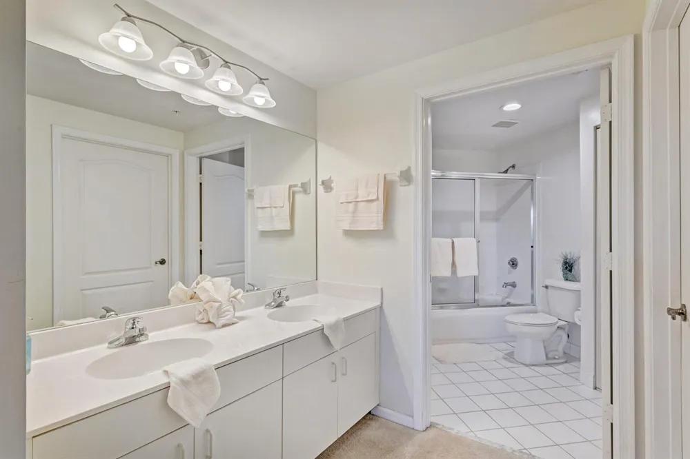 500 Uno Lago Drive #402 Juno Beach, FL 33408
