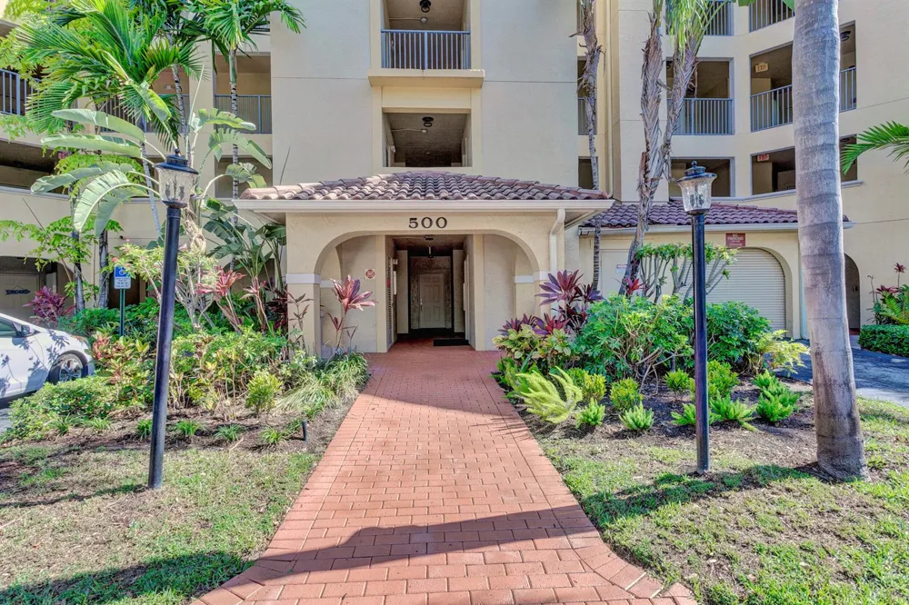 500 Uno Lago Drive #402 Juno Beach, FL 33408