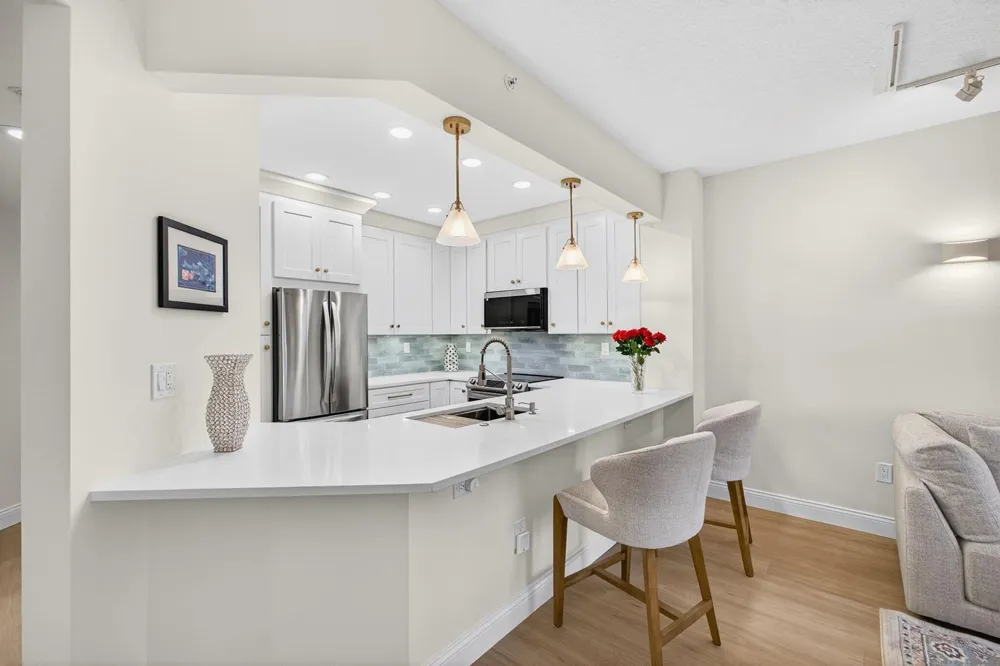 400 Uno Lago Drive #103 Juno Beach, FL 33408