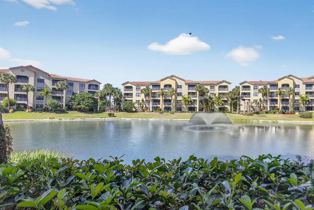 400 Uno Lago Drive #103 Juno Beach, FL 33408