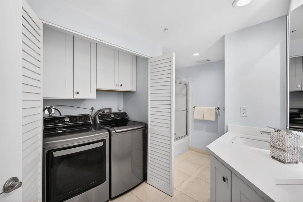 400 Uno Lago Drive #103 Juno Beach, FL 33408