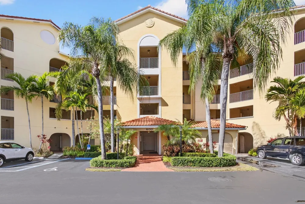 400 Uno Lago Drive #103 Juno Beach, FL 33408
