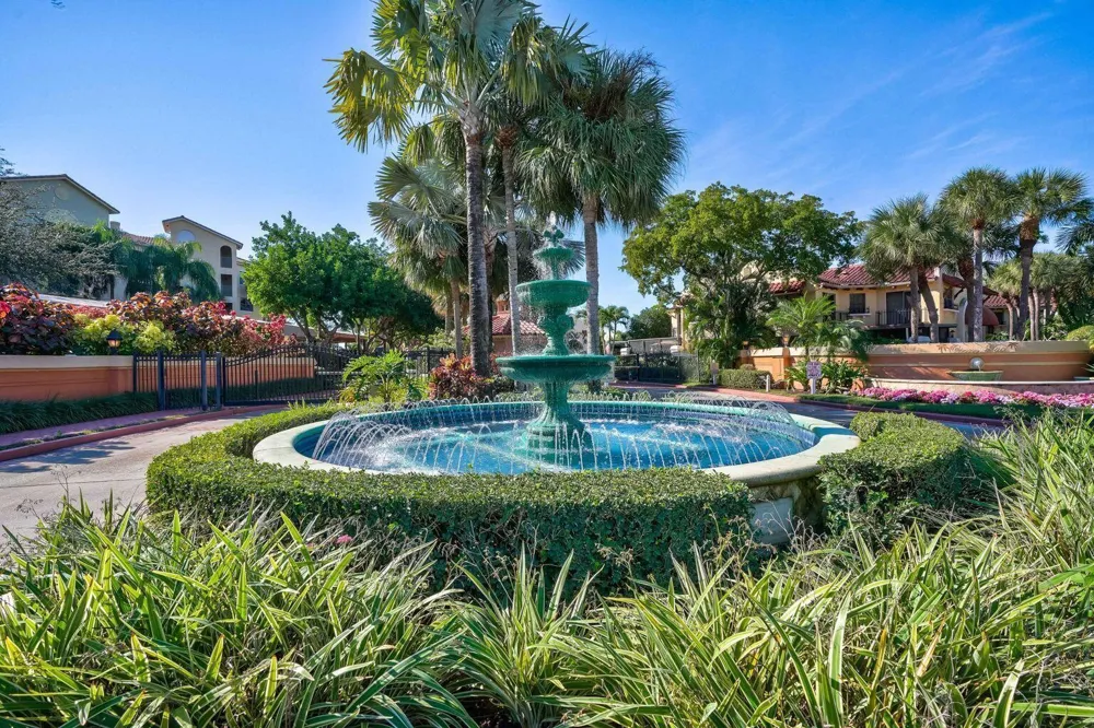 400 Uno Lago Drive #103 Juno Beach, FL 33408