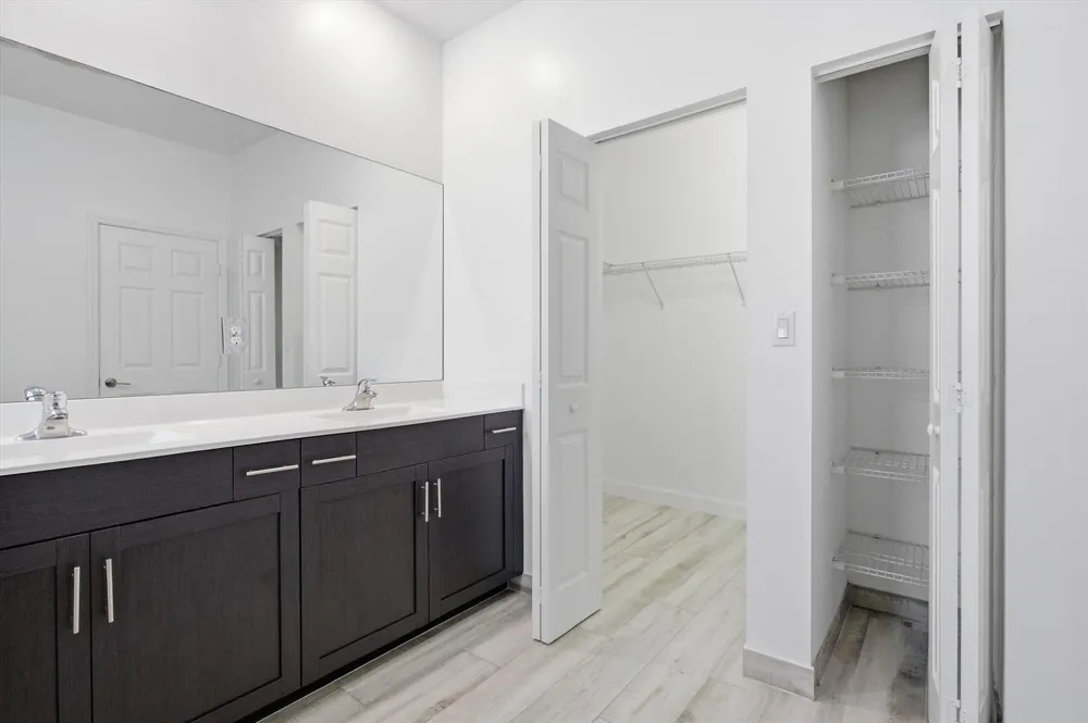 5884 Mustang Manor Davie, FL 33314