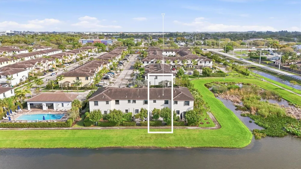 5884 Mustang Manor Davie, FL 33314