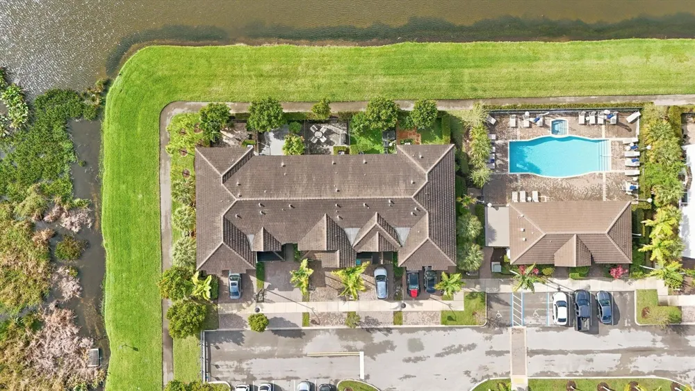 5884 Mustang Manor Davie, FL 33314