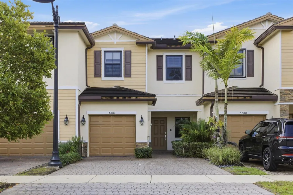 5884 Mustang Manor Davie, FL 33314