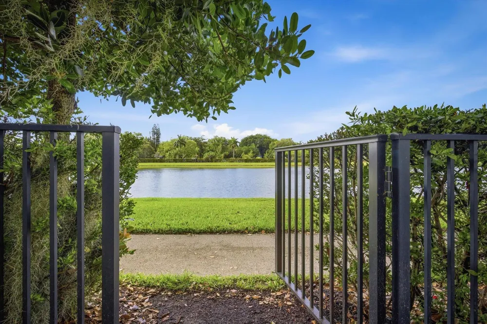 5884 Mustang Manor Davie, FL 33314