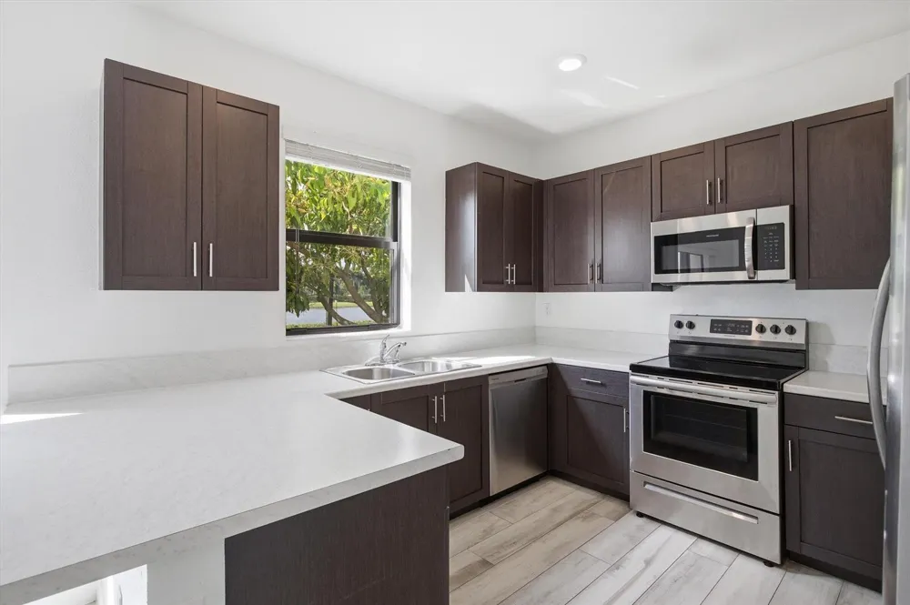 5884 Mustang Manor Davie, FL 33314