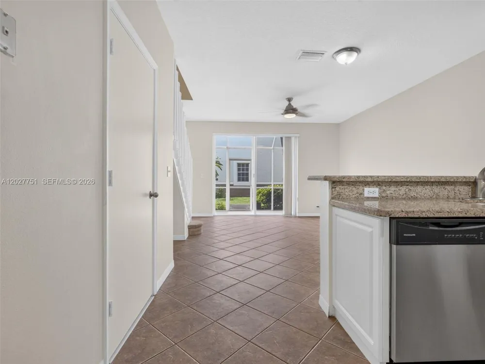 3677 San Simeon Cir #3677 Weston, FL 33331