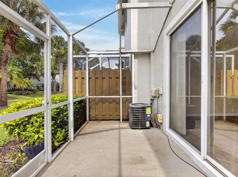 3677 San Simeon Cir #3677 Weston, FL 33331