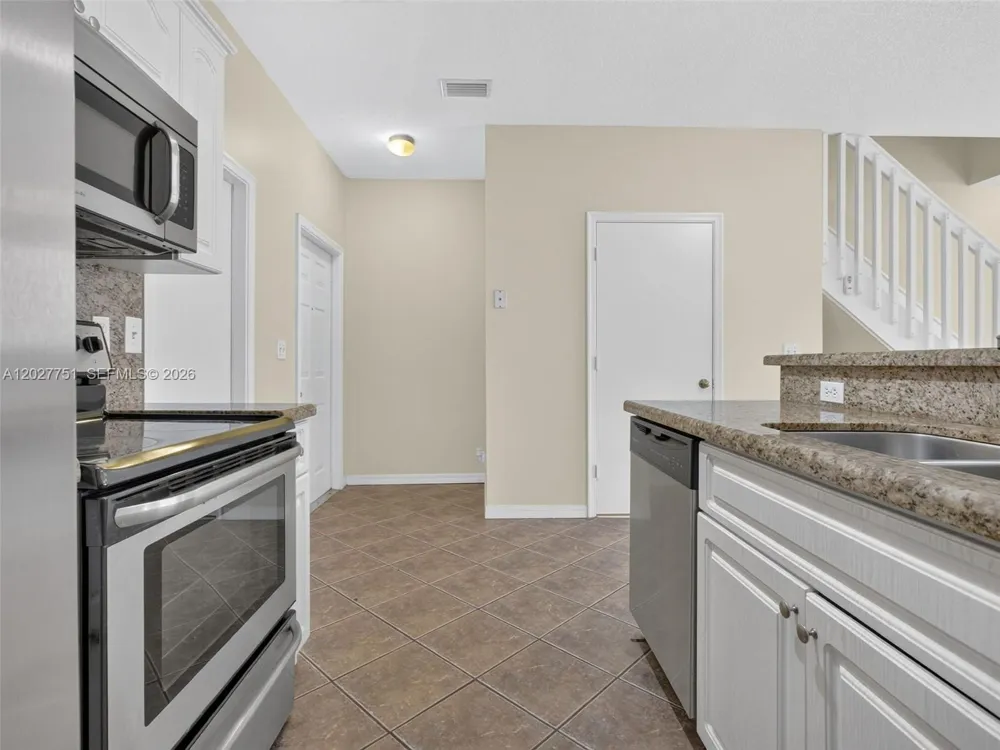 3677 San Simeon Cir #3677 Weston, FL 33331