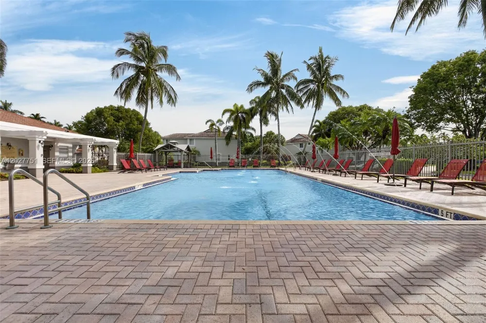 3677 San Simeon Cir #3677 Weston, FL 33331