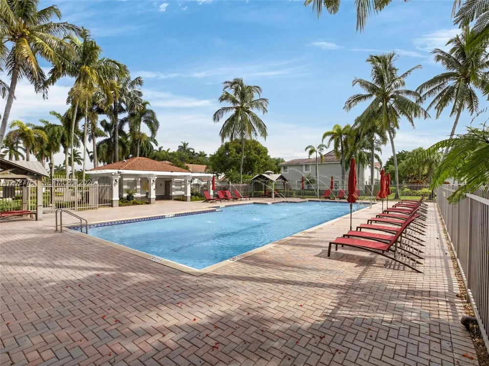 3677 San Simeon Cir #3677 Weston, FL 33331