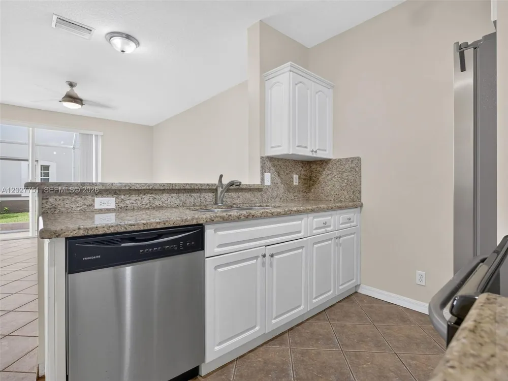 3677 San Simeon Cir #3677 Weston, FL 33331