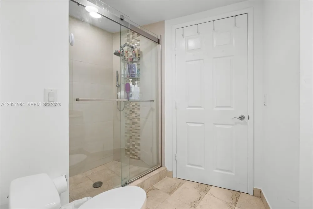 3370 Hidden Bay Dr #1205 Aventura, FL 33180