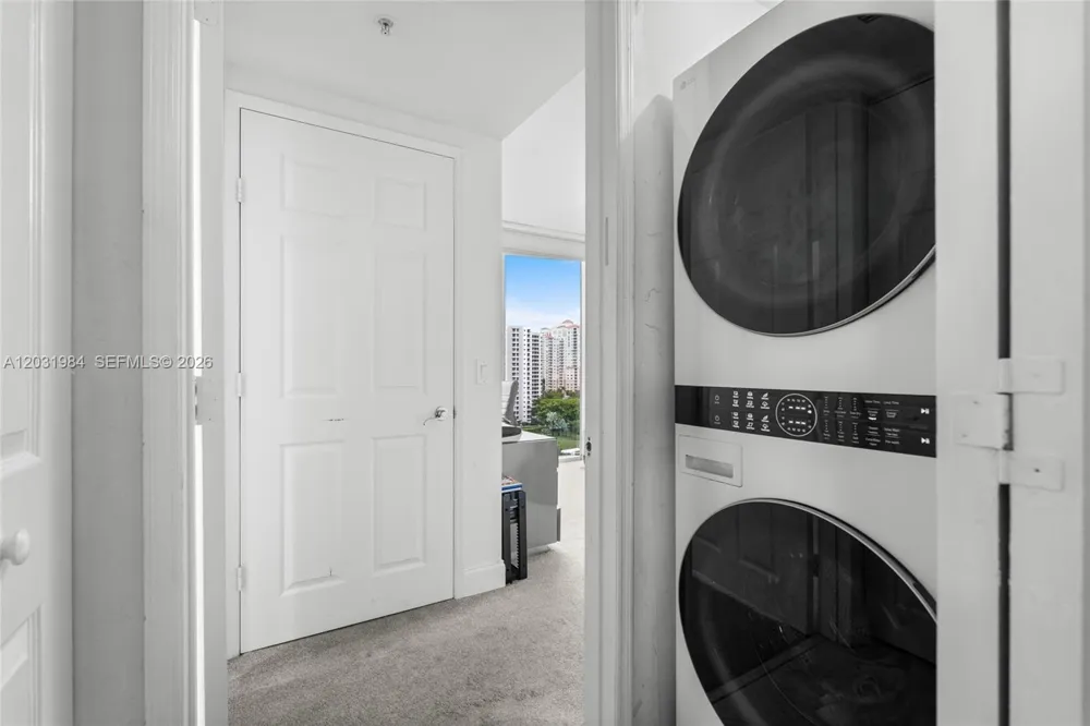 3370 Hidden Bay Dr #1205 Aventura, FL 33180