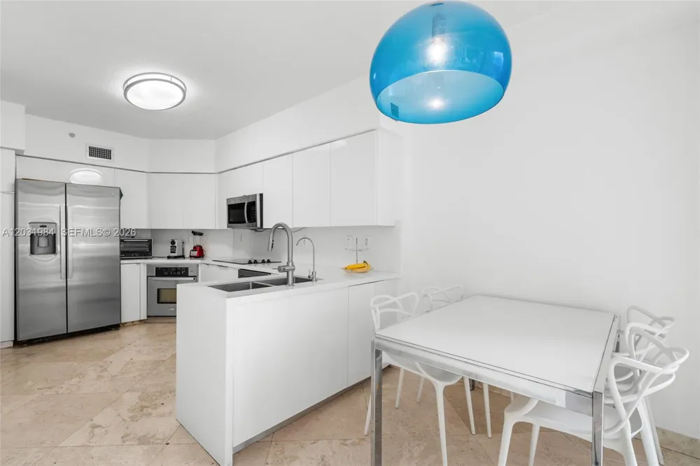 3370 Hidden Bay Dr #1205 Aventura, FL 33180