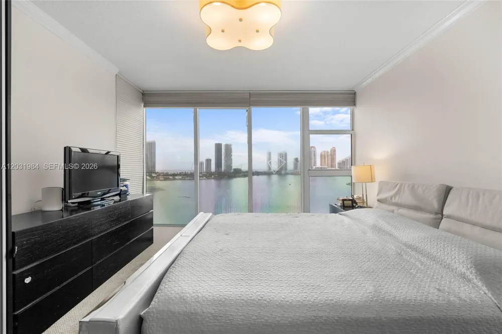 3370 Hidden Bay Dr #1205 Aventura, FL 33180