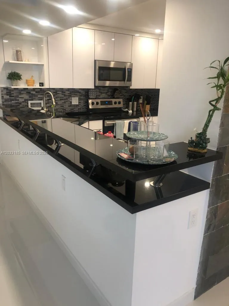 2030 S Ocean Dr #1706 Hallandale Beach, FL 33009
