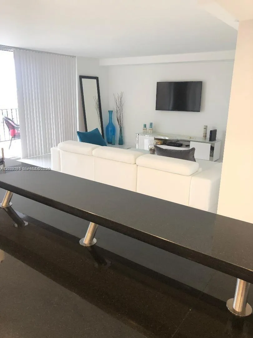 2030 S Ocean Dr #1706 Hallandale Beach, FL 33009