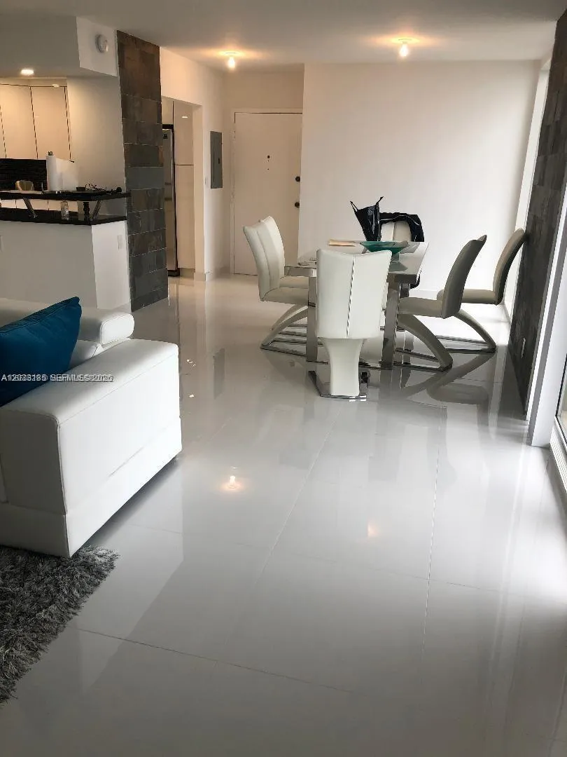 2030 S Ocean Dr #1706 Hallandale Beach, FL 33009