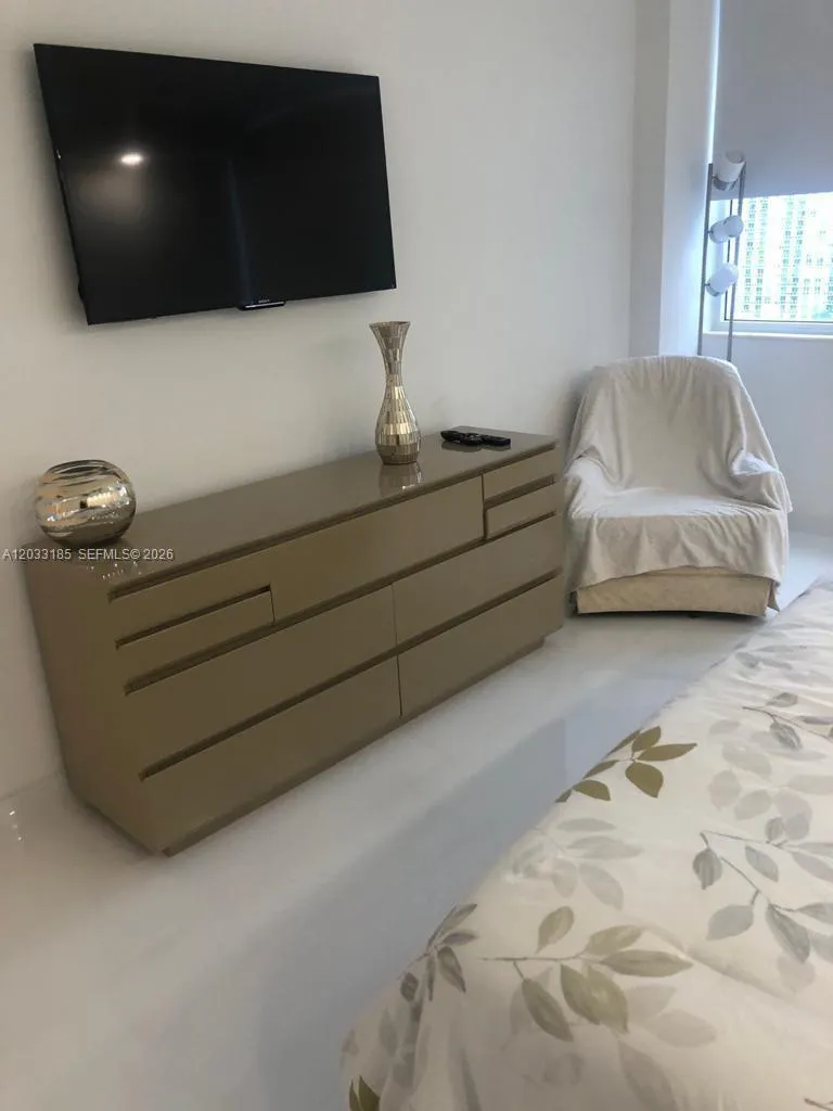 2030 S Ocean Dr #1706 Hallandale Beach, FL 33009
