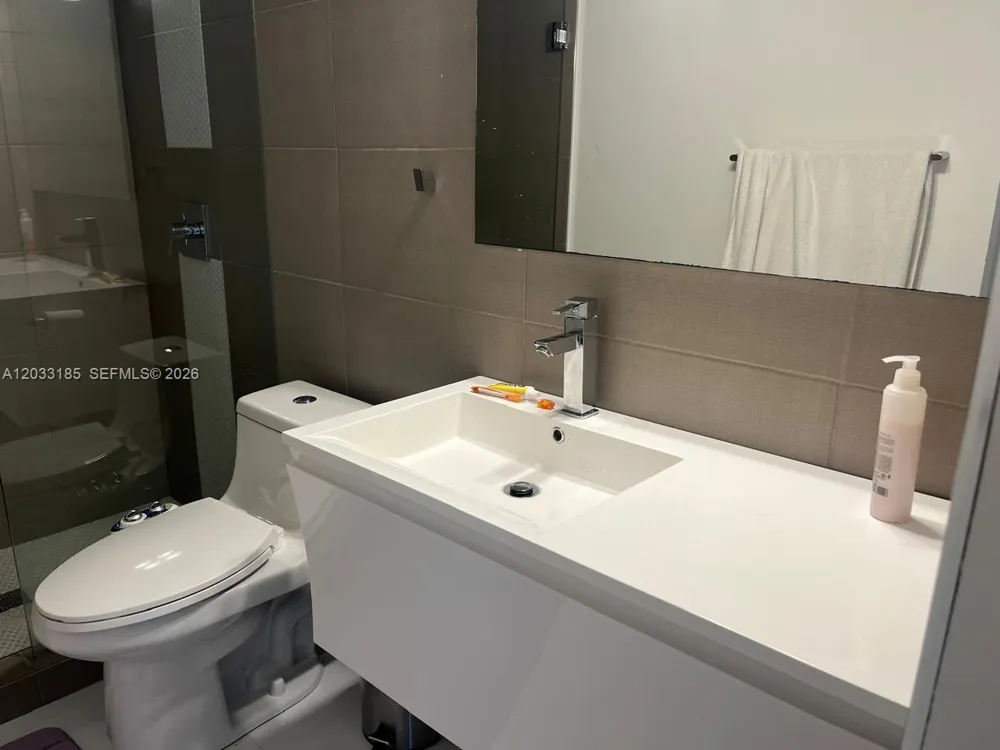 2030 S Ocean Dr #1706 Hallandale Beach, FL 33009