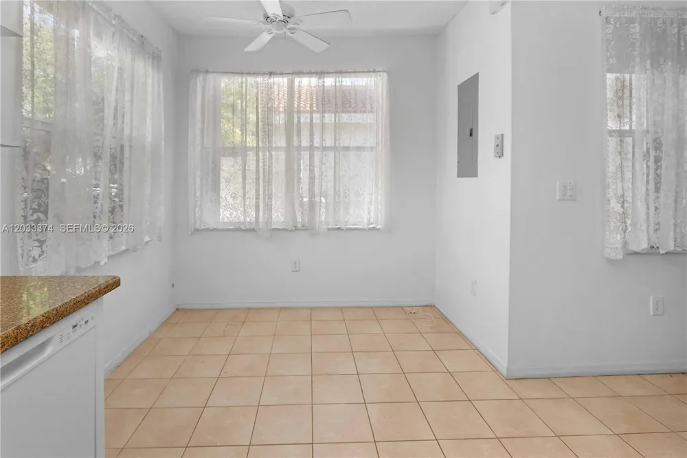 1521 Seagrape Way Hollywood, FL 33019