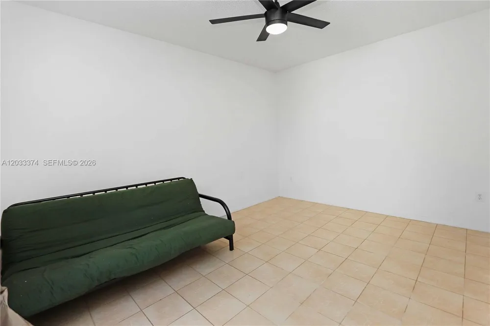 1521 Seagrape Way Hollywood, FL 33019