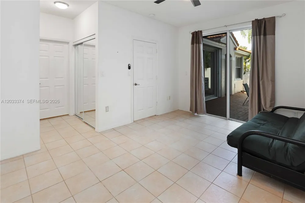 1521 Seagrape Way Hollywood, FL 33019