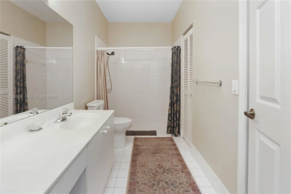 1521 Seagrape Way Hollywood, FL 33019