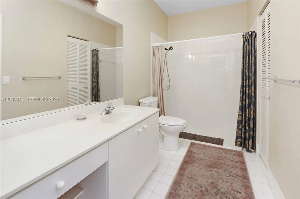 1521 Seagrape Way Hollywood, FL 33019