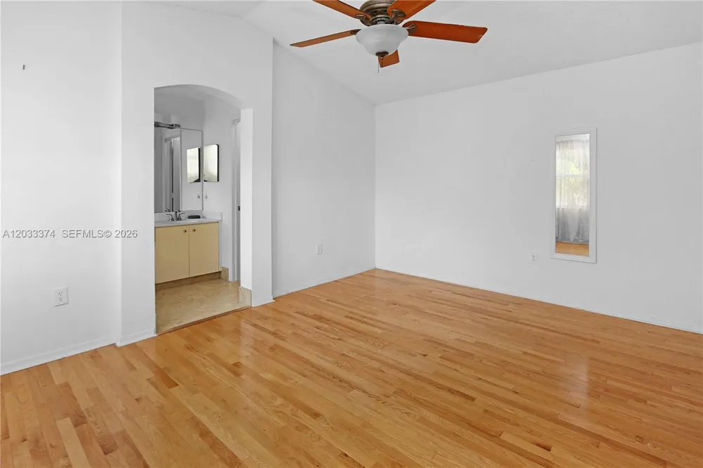 1521 Seagrape Way Hollywood, FL 33019