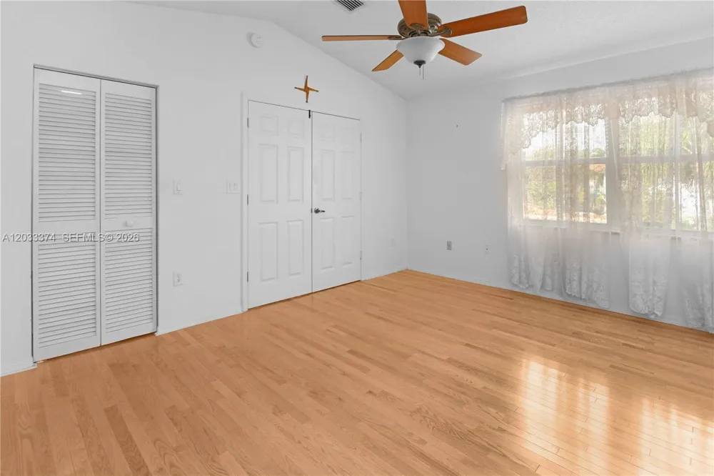 1521 Seagrape Way Hollywood, FL 33019